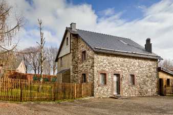 Charmante maison de location authentique pour 12 pers. à Robertville