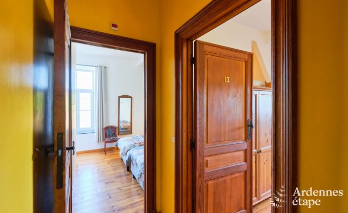 Ch�teau � Rochefort pour 48 personnes en Ardenne