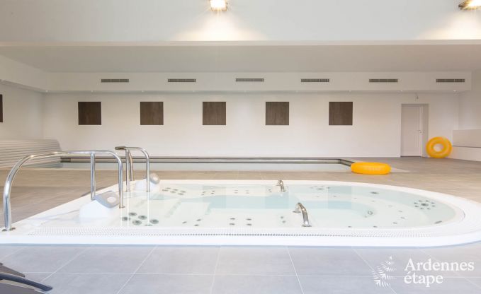 Ch�teau � Rochefort pour 48 personnes en Ardenne