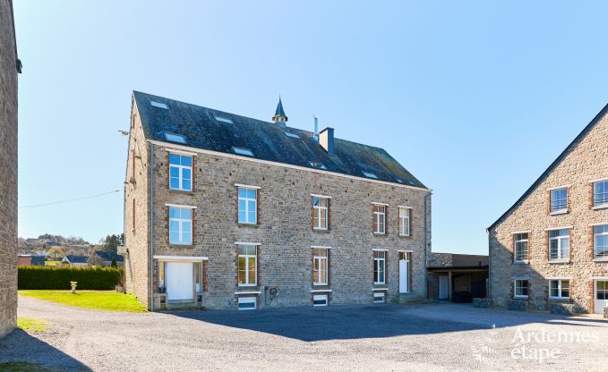 Ch�teau � Rochefort pour 48 personnes en Ardenne