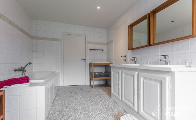 Maison de vacances � Rochefort pour 14 personnes en Ardenne