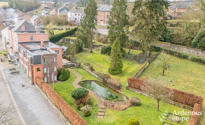 Maison de vacances pour 32 personnes  Rochefort avec 14 chambres, piscine et jardin priv