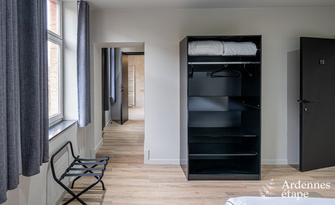 Maison de vacances pour 32 personnes  Rochefort avec 14 chambres, piscine et jardin priv