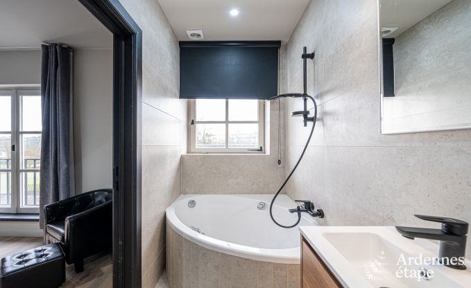 Maison de vacances pour 32 personnes  Rochefort avec 14 chambres, piscine et jardin priv