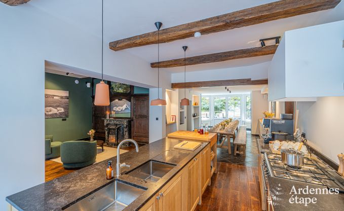 Grande maison de vacances  Rochefort pour 25 personnes avec 11 chambres, 11 salles de bains, sauna et bar