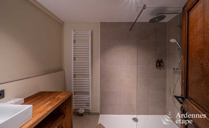 Grande maison de vacances  Rochefort pour 25 personnes avec 11 chambres, 11 salles de bains, sauna et bar