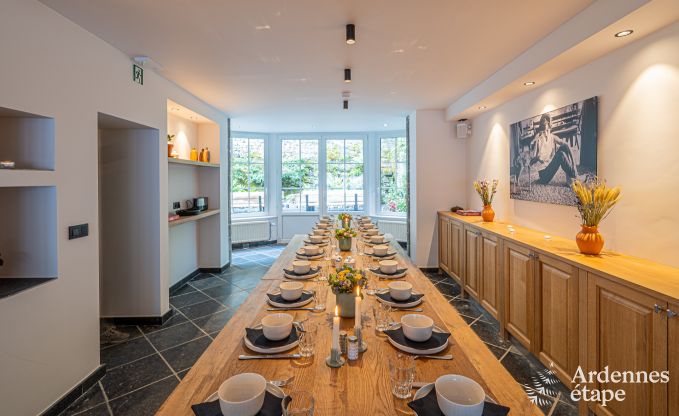 Grande maison de vacances  Rochefort pour 25 personnes avec 11 chambres, 11 salles de bains, sauna et bar