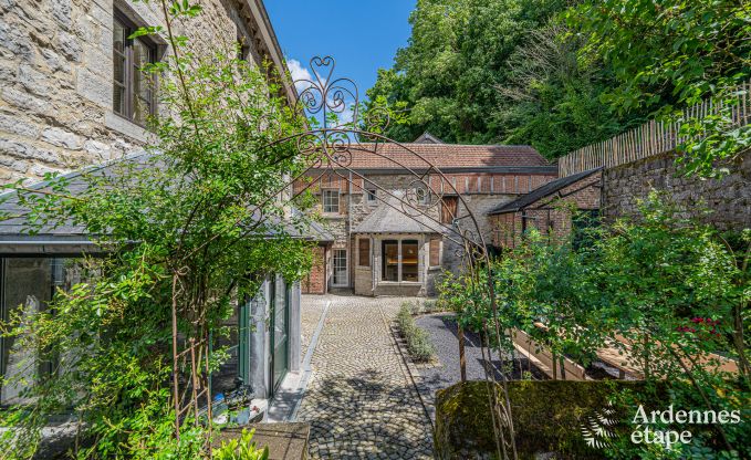 Grande maison de vacances  Rochefort pour 25 personnes avec 11 chambres, 11 salles de bains, sauna et bar