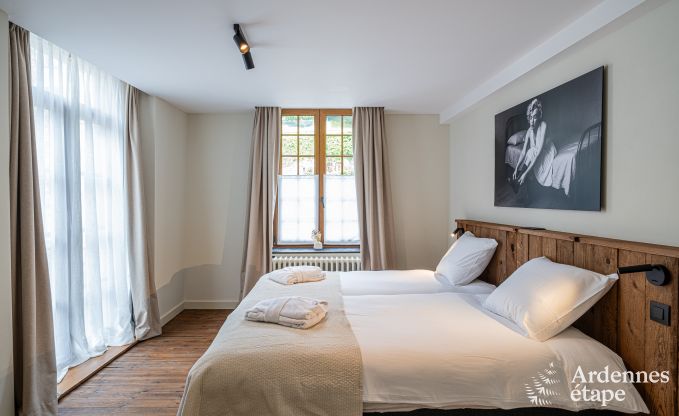 Grande maison de vacances  Rochefort pour 25 personnes avec 11 chambres, 11 salles de bains, sauna et bar