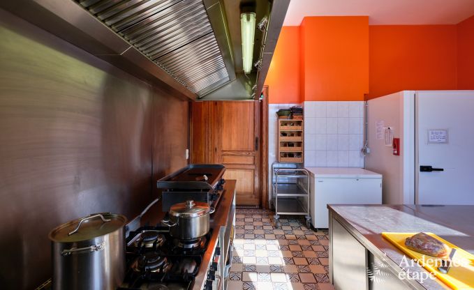 Chteau  Rochefort pour 48 personnes en Ardenne