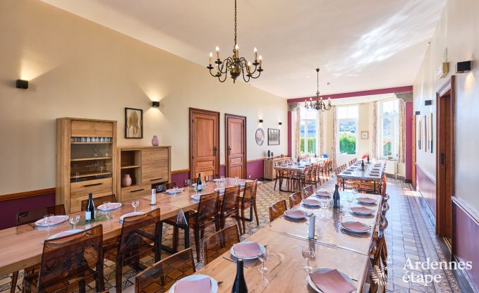Chteau  Rochefort pour 48 personnes en Ardenne