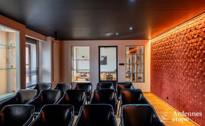 Maison de vacances haut de gamme pour 32 personnes  Rochefort avec salles de bain privatives et piscine naturelle