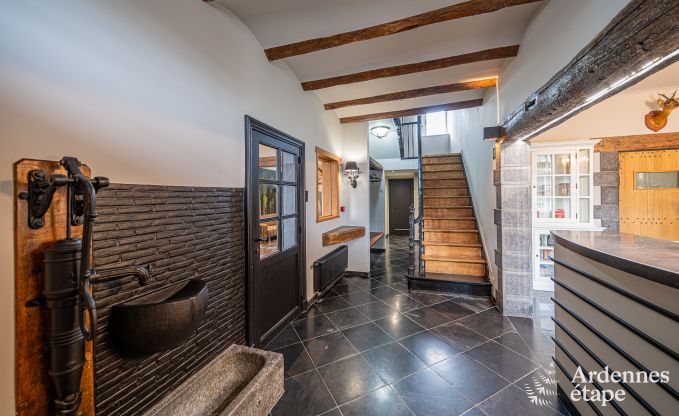 Maison de vacances haut de gamme pour 32 personnes  Rochefort avec salles de bain privatives et piscine naturelle