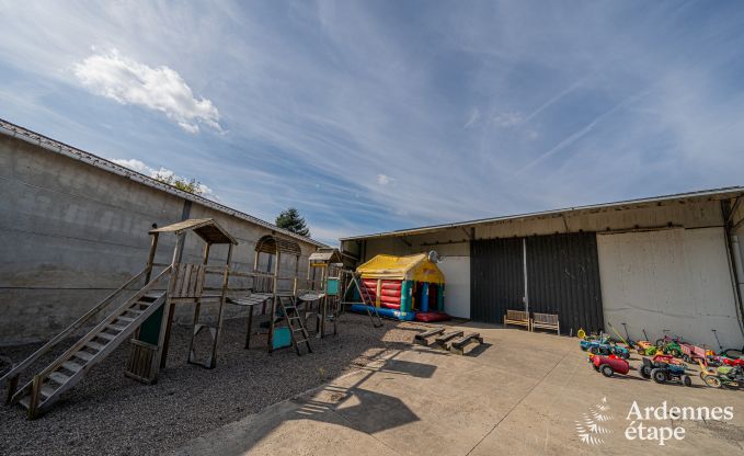 Maison de vacances  Rochefort pour 18 personnes en Ardenne