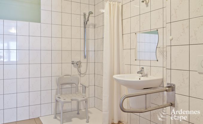 Villa de Luxe � Rochefort pour 48 personnes en Ardenne