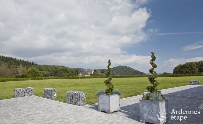 Villa de Luxe � Rochefort pour 48 personnes en Ardenne