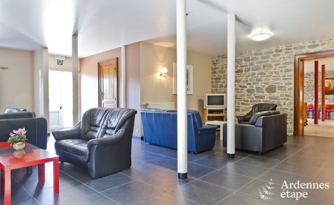 Villa de Luxe � Rochefort pour 48 personnes en Ardenne