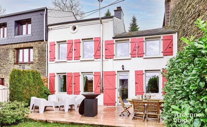 Charmante maison de vacances � Rochehaut pour 6-7 personnes avec jacuzzi, jardin priv� et � proximit� des sentiers de randonn�e