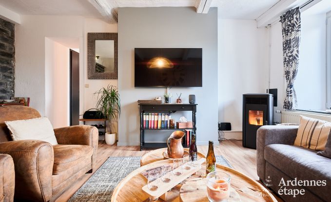 Charmante maison de vacances � Rochehaut pour 6-7 personnes avec jacuzzi, jardin priv� et � proximit� des sentiers de randonn�e