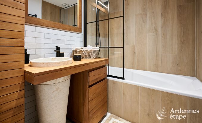 Charmante maison de vacances � Rochehaut pour 6-7 personnes avec jacuzzi, jardin priv� et � proximit� des sentiers de randonn�e