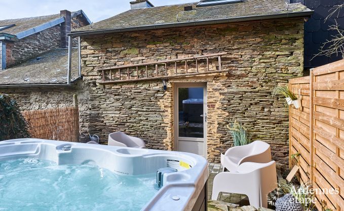 Charmante maison de vacances � Rochehaut pour 6-7 personnes avec jacuzzi, jardin priv� et � proximit� des sentiers de randonn�e