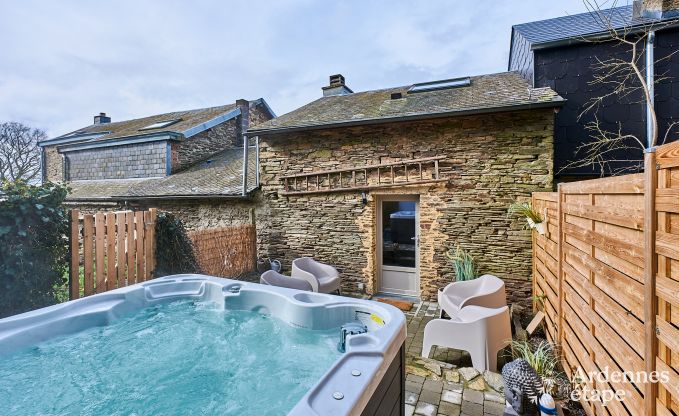 Charmante maison de vacances � Rochehaut pour 6-7 personnes avec jacuzzi, jardin priv� et � proximit� des sentiers de randonn�e