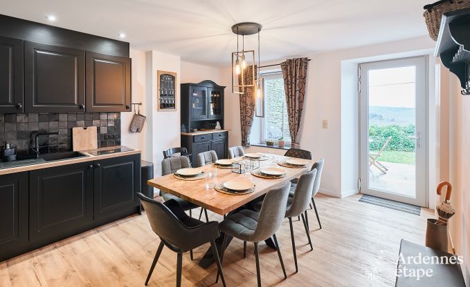 Charmante maison de vacances � Rochehaut pour 6-7 personnes avec jacuzzi, jardin priv� et � proximit� des sentiers de randonn�e