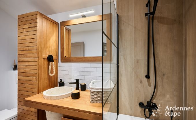 Charmante maison de vacances � Rochehaut pour 6-7 personnes avec jacuzzi, jardin priv� et � proximit� des sentiers de randonn�e