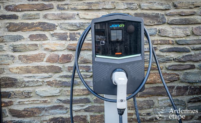 Maison de vacances spacieuse et confortable pour 16 personnes � Rochehaut, en Ardenne.