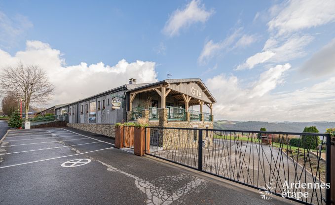 Maison de vacances spacieuse et confortable pour 16 personnes � Rochehaut, en Ardenne.