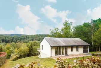Moderne maison de vacances à Rochehaut pour 8 personnes en Ardenne
