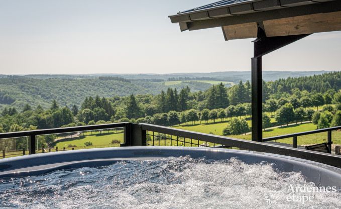 Villa moderne � Rochehaut : h�bergement spacieux pour 12 personnes avec jardin priv� et bain � remous