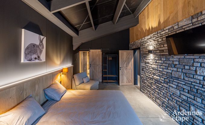 Villa moderne � Rochehaut : h�bergement spacieux pour 12 personnes avec jardin priv� et bain � remous