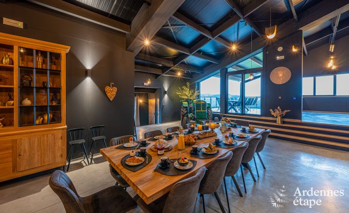 Villa moderne � Rochehaut : h�bergement spacieux pour 12 personnes avec jardin priv� et bain � remous