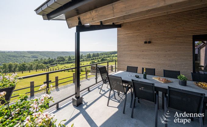 Villa moderne � Rochehaut : h�bergement spacieux pour 12 personnes avec jardin priv� et bain � remous