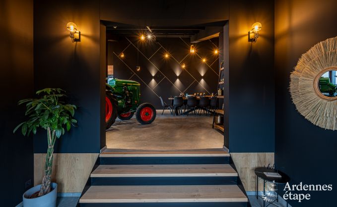 Villa moderne � Rochehaut : h�bergement spacieux pour 12 personnes avec jardin priv� et bain � remous