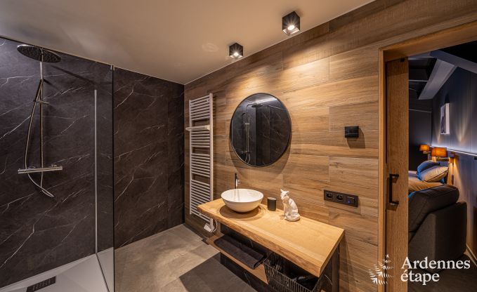 Luxe � Rochehaut : h�bergement spacieux pour 14 personnes avec piscine int�rieure et splendide vue