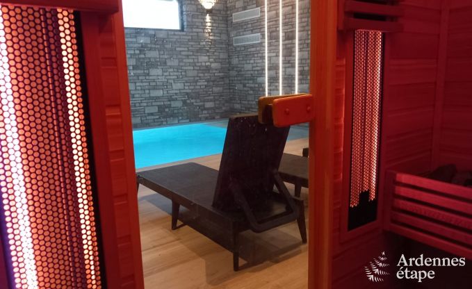 Luxe � Rochehaut : h�bergement spacieux pour 14 personnes avec piscine int�rieure et splendide vue