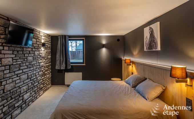 Luxe � Rochehaut : h�bergement spacieux pour 14 personnes avec piscine int�rieure et splendide vue