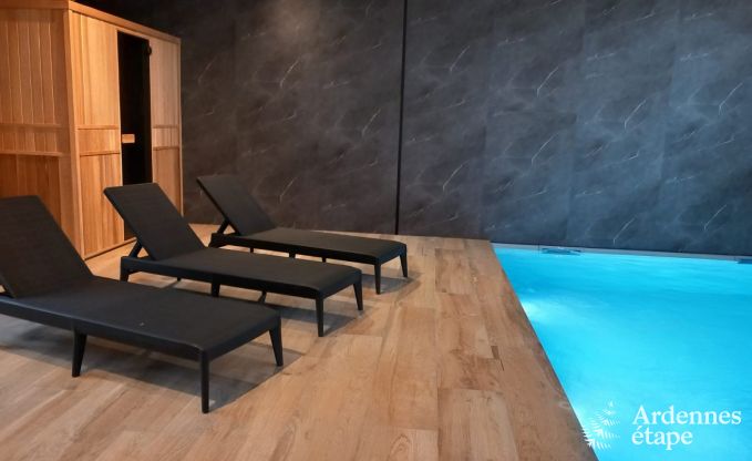 Luxe � Rochehaut : h�bergement spacieux pour 14 personnes avec piscine int�rieure et splendide vue