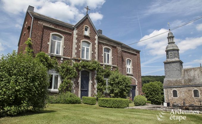 Maison de vacances � Saint-Hubert : havre de paix pour 7 personnes en Ardenne avec jardin priv� et �quipements familiaux