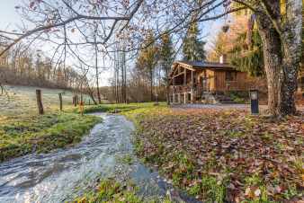 Chalet pour 2 au bord de l'eau à louer en Ardenne (Saint-Hubert)