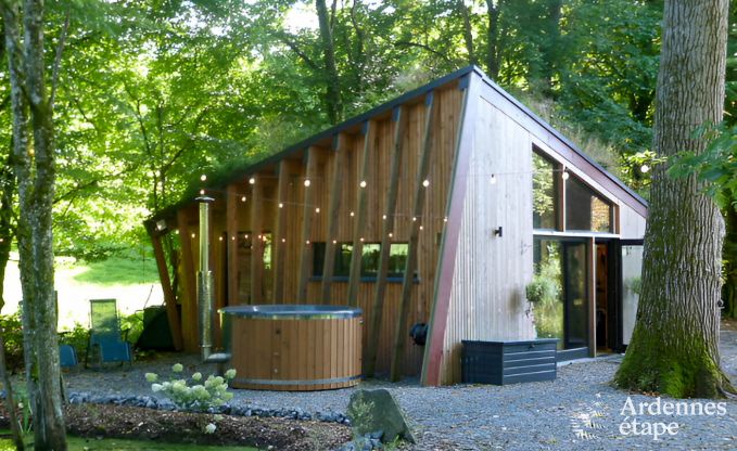 Chalet isol� au bord d'un �tang � Saint-Hubert, Ardenne