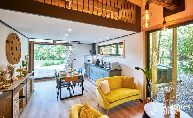 Chalet isol� au bord d'un �tang � Saint-Hubert, Ardenne