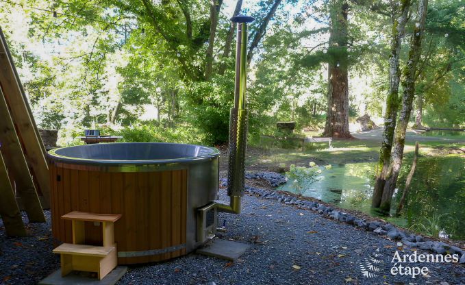 Chalet isol� au bord d'un �tang � Saint-Hubert, Ardenne