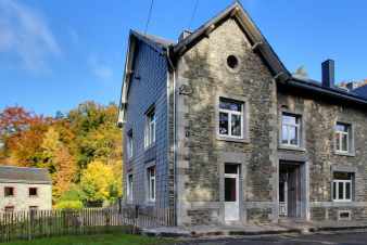Maison de vacances  Saint-Hubert pour 20 personnes avec 6 chambres et salles de bains & jardin