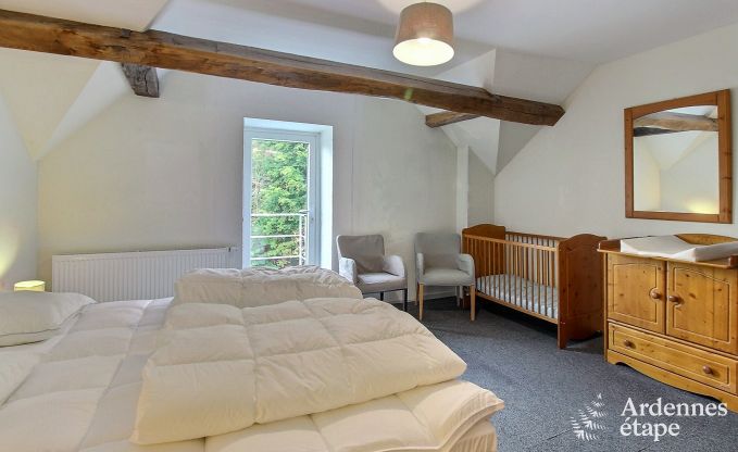 Spacieuse maison de vacances � Saint-Hubert avec salle de jeux, jardin et 6 chambres pour 20 personnes en Ardenne