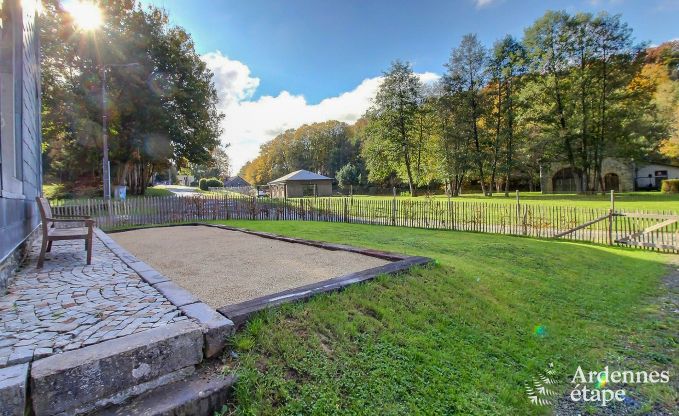 Spacieuse maison de vacances � Saint-Hubert avec salle de jeux, jardin et 6 chambres pour 20 personnes en Ardenne