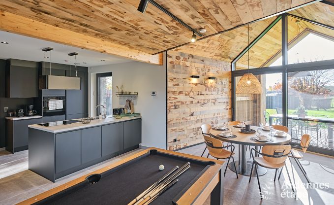 Maison de vacances  Saint-Hubert : hbergement confortable pour 6 personnes avec sauna, salle de jeux et jardin priv en Ardenne