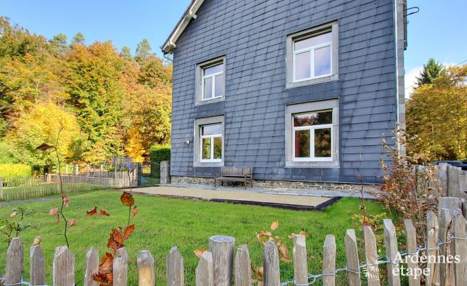 Spacieuse maison de vacances � Saint-Hubert avec salle de jeux, jardin et 6 chambres pour 20 personnes en Ardenne